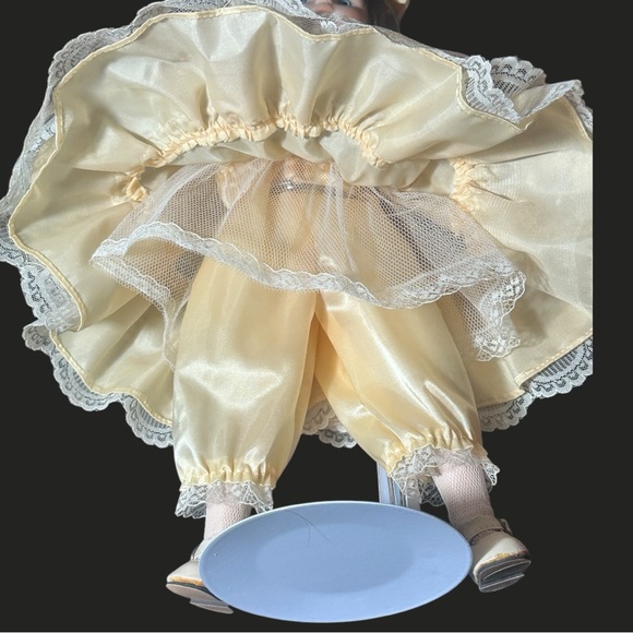 Vintage Seymour Mann Porcelain Doll #383 - Picture 10 of 14